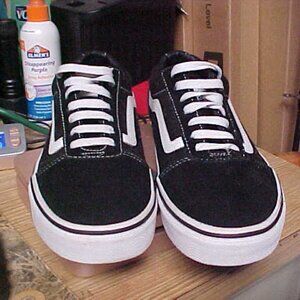 Vans unisex sneakers. black and white . mens 7 womens 8.5